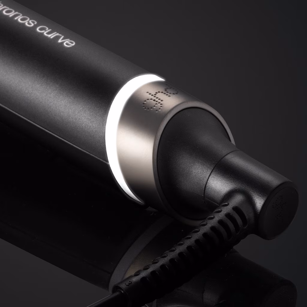ghd Chronos 捲髮棒尾端同電線接口特寫
